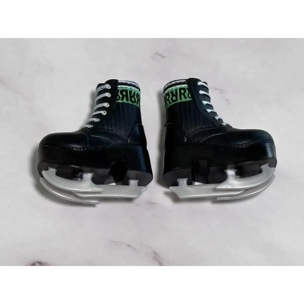 Rainbow High Winter Break Jade Hunter Doll Ice Skates Boots Shoes